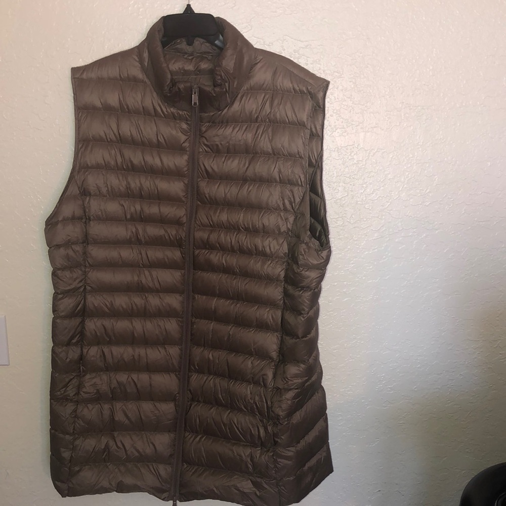 Women’s Obosoyo, 3XL, brown, puffer and vest.